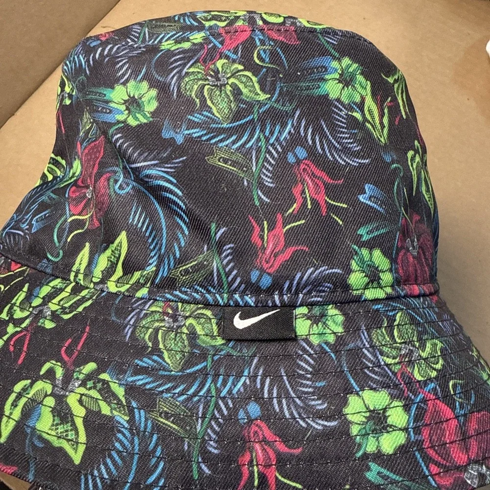 Nike Bucket Hat Medium Multi‎ Color Floral 724556 011